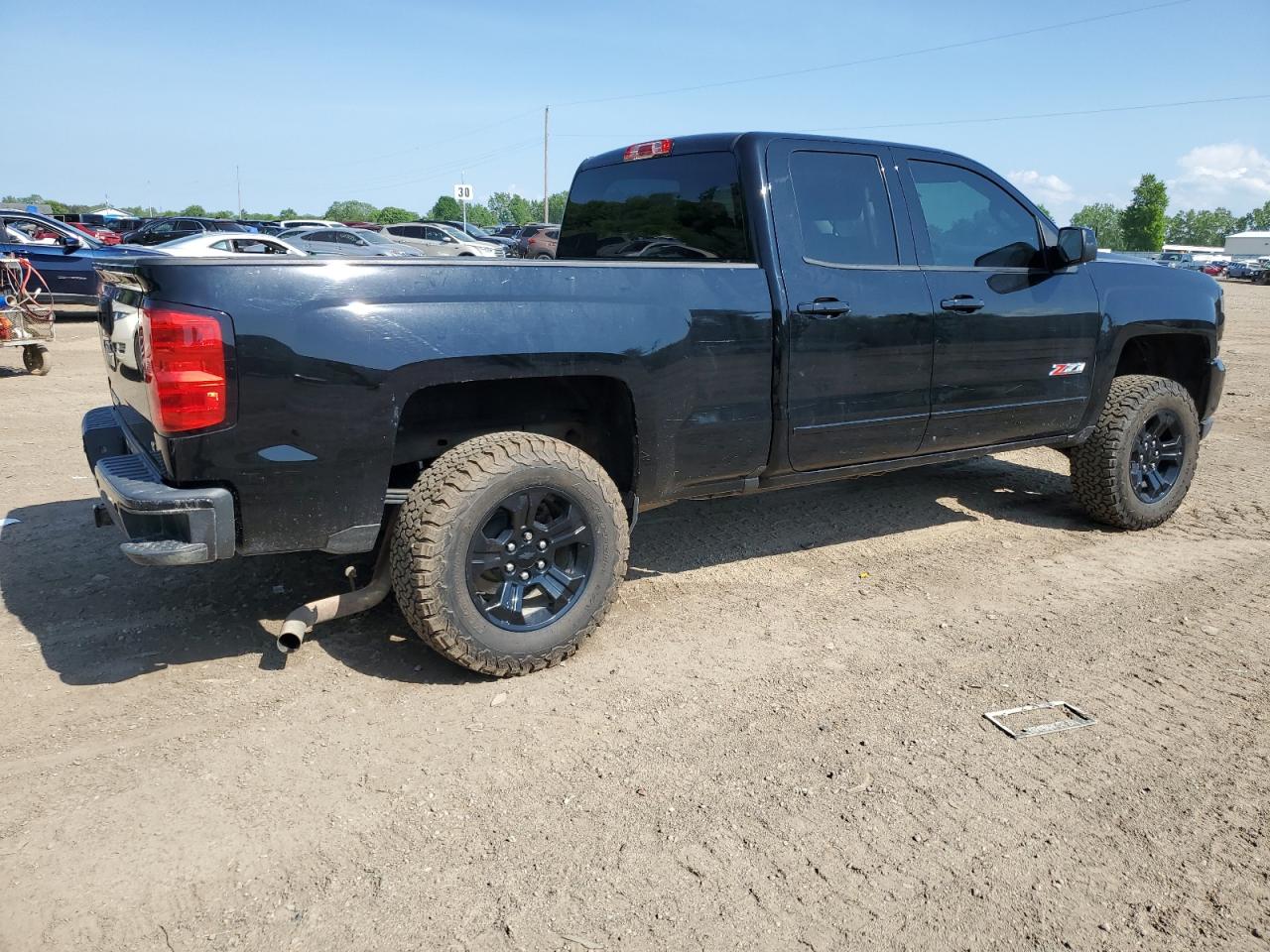 Photo 2 VIN: 1GCVKREC9JZ218863 - CHEVROLET SILVERADO 