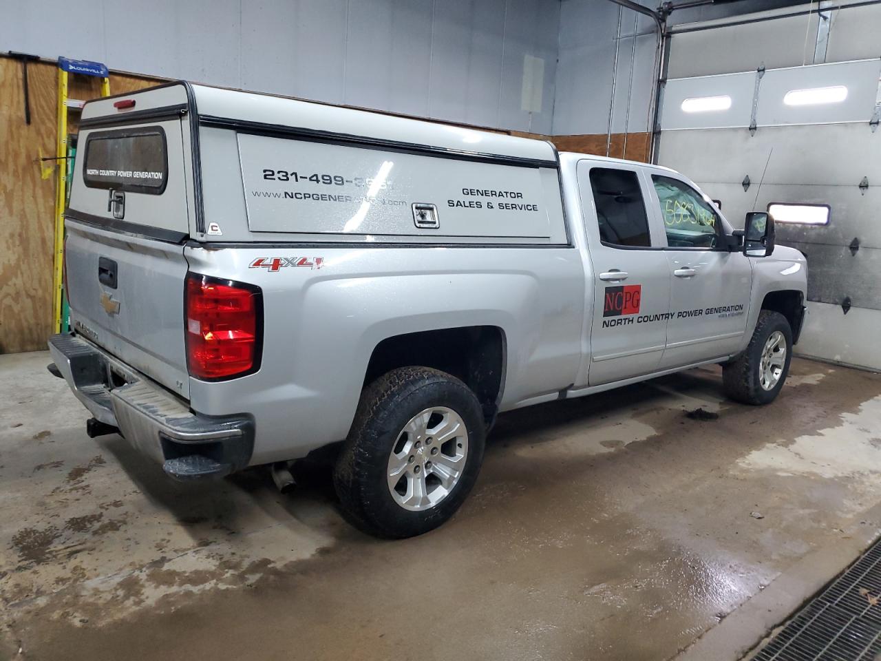 Photo 2 VIN: 1GCVKRECXHZ404812 - CHEVROLET SILVERADO 