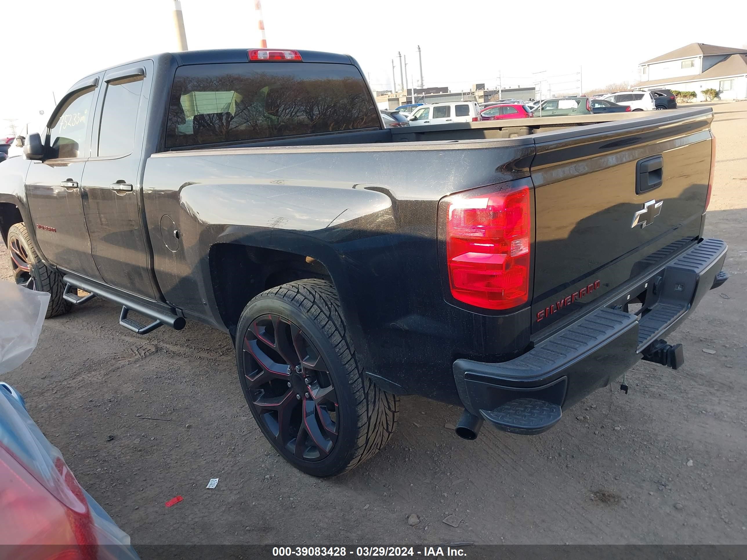 Photo 2 VIN: 1GCVKRECXJZ179698 - CHEVROLET SILVERADO 