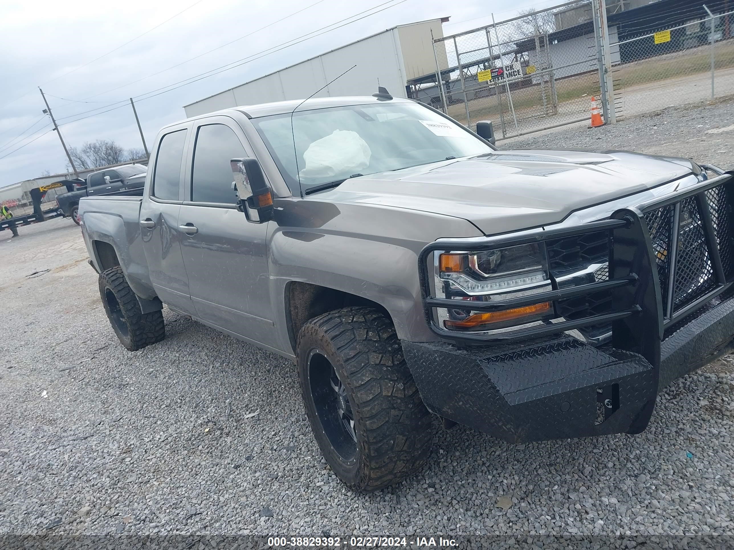 Photo 0 VIN: 1GCVKREH2HZ215180 - CHEVROLET SILVERADO 