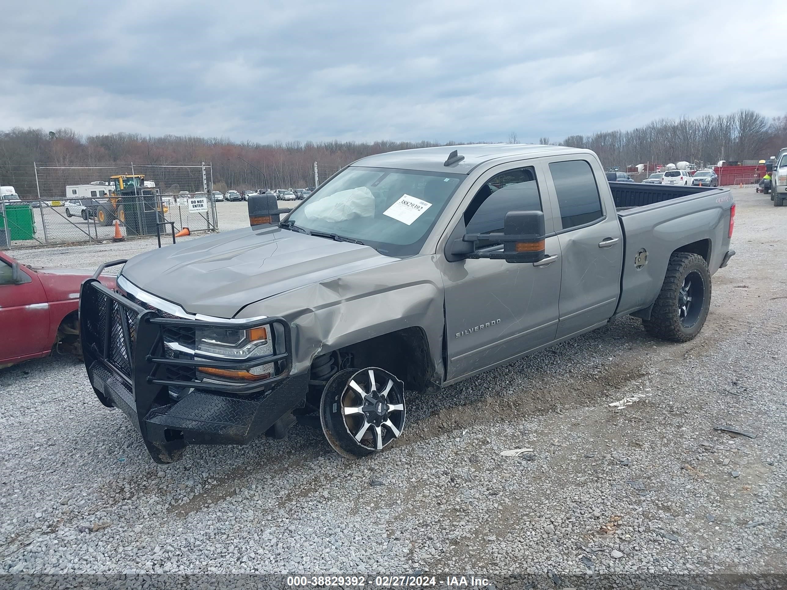 Photo 1 VIN: 1GCVKREH2HZ215180 - CHEVROLET SILVERADO 