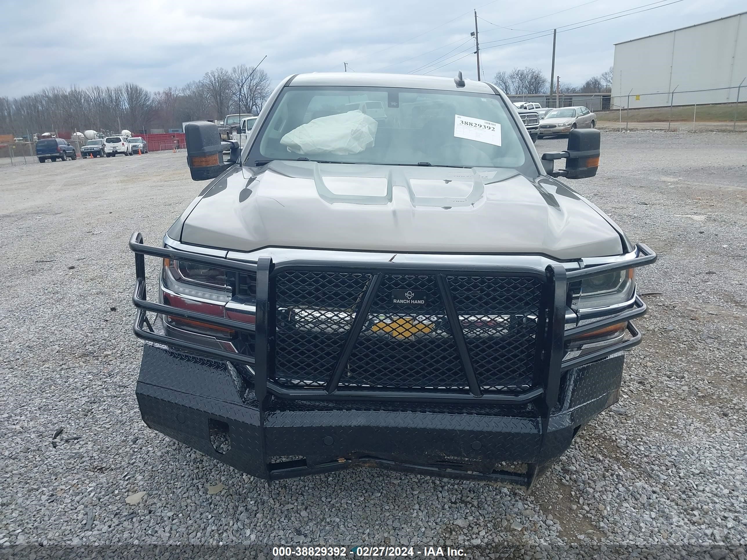 Photo 11 VIN: 1GCVKREH2HZ215180 - CHEVROLET SILVERADO 