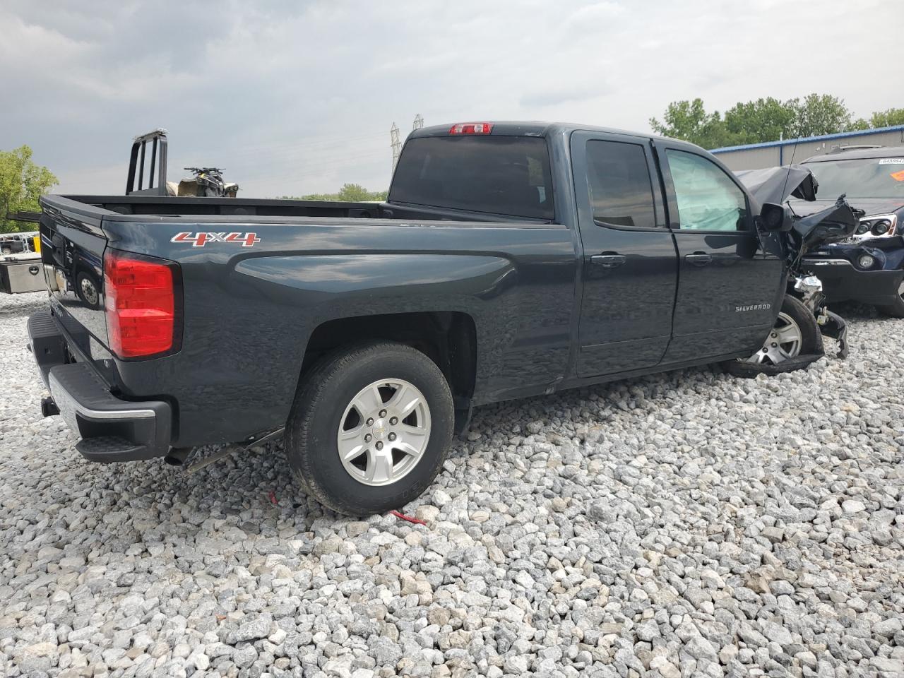 Photo 2 VIN: 1GCVKREH5HZ327908 - CHEVROLET SILVERADO 