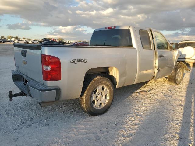 Photo 2 VIN: 1GCVKSE23BZ241667 - CHEVROLET SILVERADO 