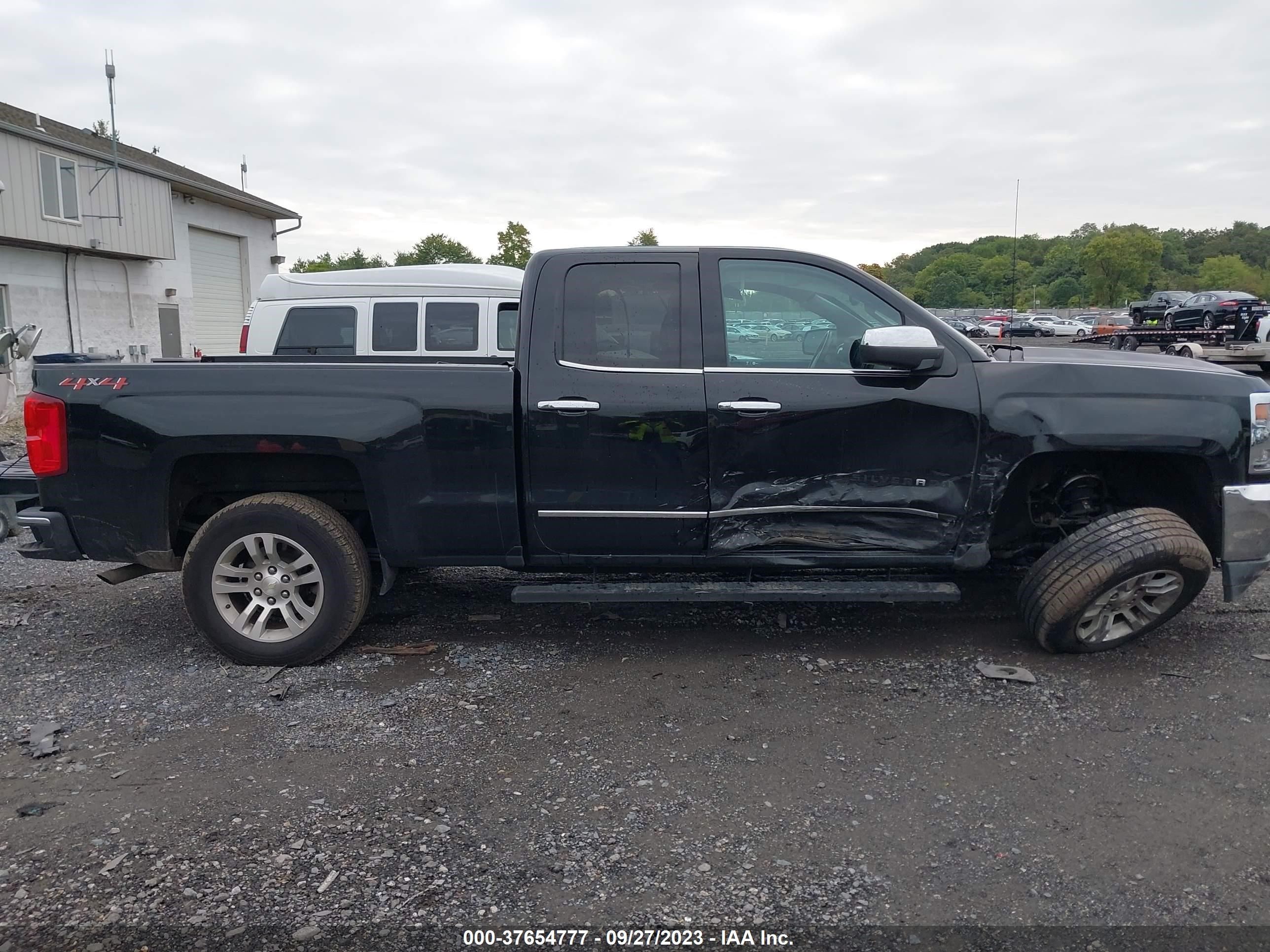 Photo 11 VIN: 1GCVKSEC2JZ329990 - CHEVROLET SILVERADO 