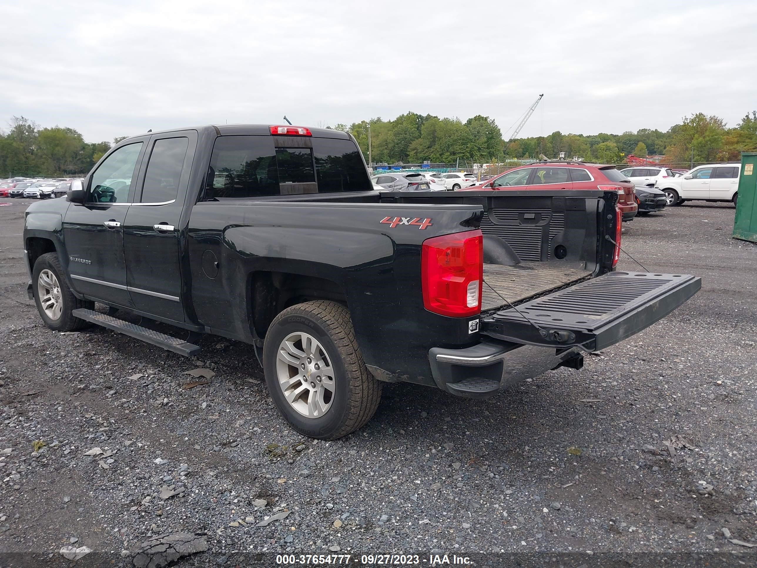 Photo 2 VIN: 1GCVKSEC2JZ329990 - CHEVROLET SILVERADO 