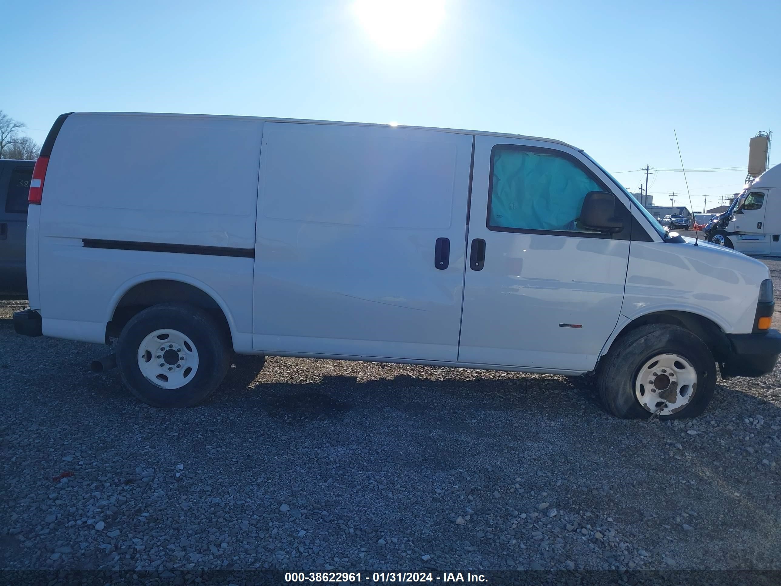 Photo 12 VIN: 1GCWGAF10L1272882 - CHEVROLET EXPRESS 