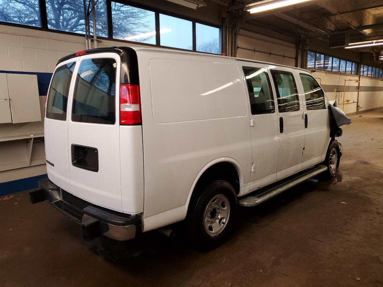 Photo 2 VIN: 1GCWGAF71N1268685 - CHEVROLET EXPRESS 