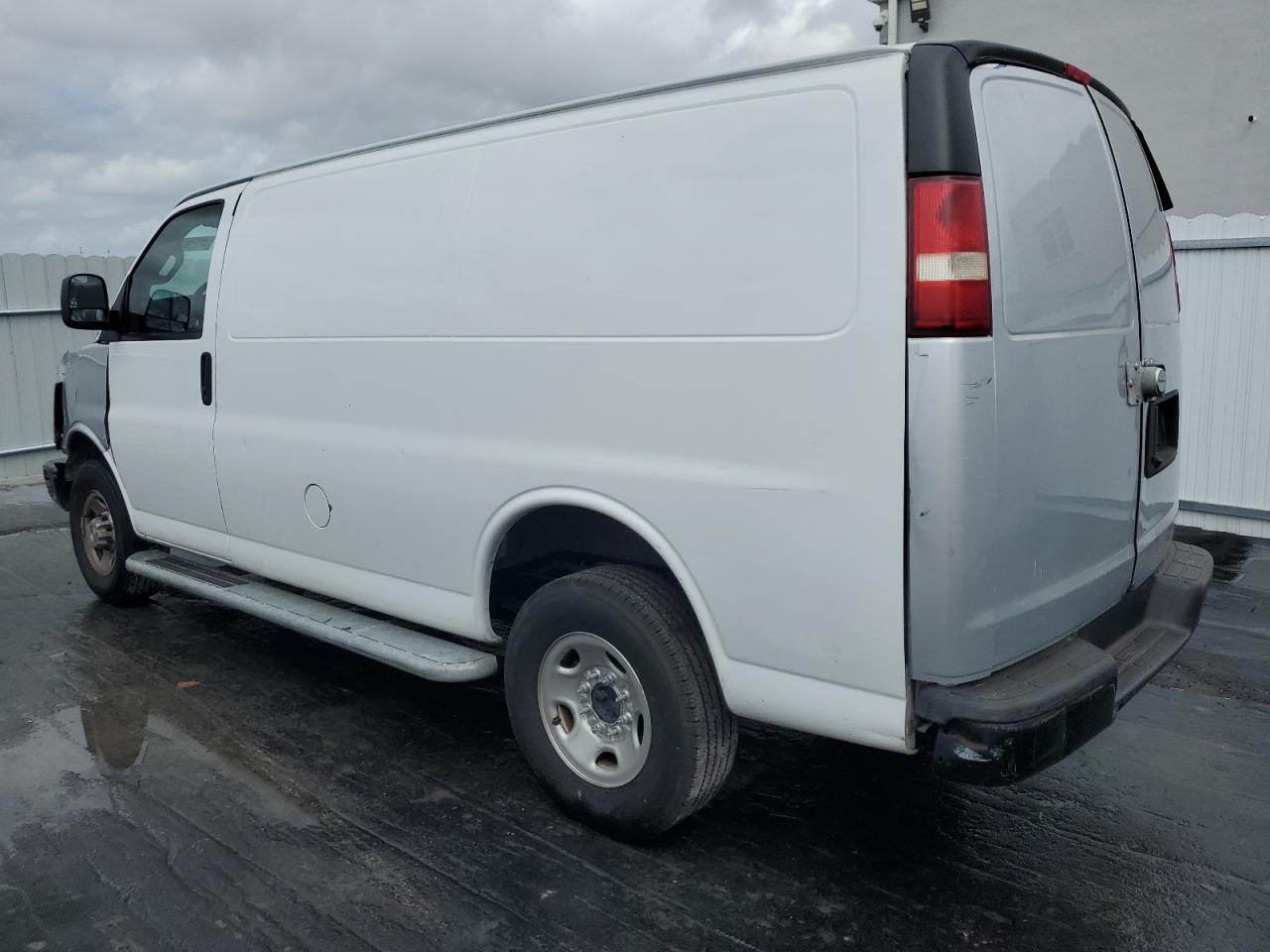 Photo 1 VIN: 1GCWGAF75N1268222 - CHEVROLET EXPRESS 