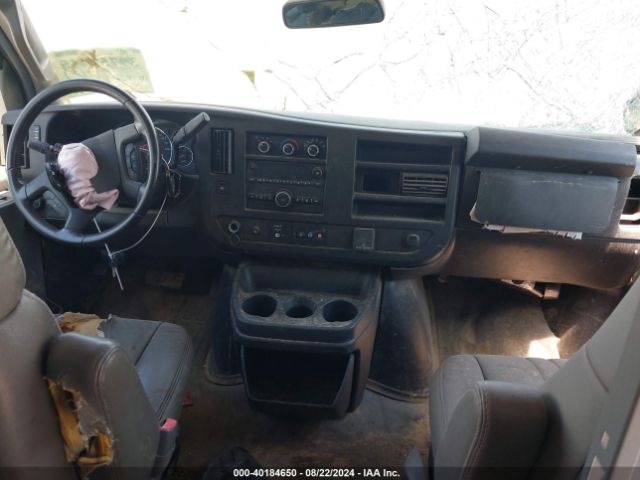 Photo 4 VIN: 1GCWGAF76M1197630 - CHEVROLET EXPRESS 