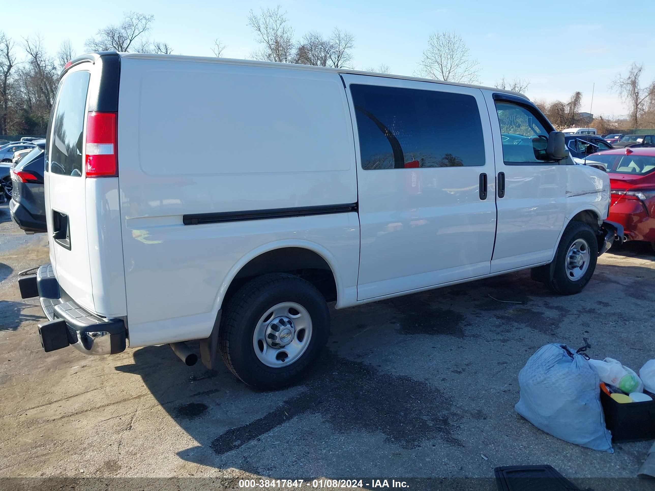 Photo 3 VIN: 1GCWGAF7XM1150200 - CHEVROLET EXPRESS 