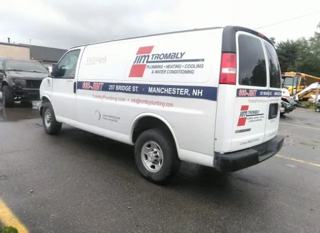 Photo 2 VIN: 1GCWGAFB7K1317632 - CHEVROLET EXPRESS CARGO VAN 