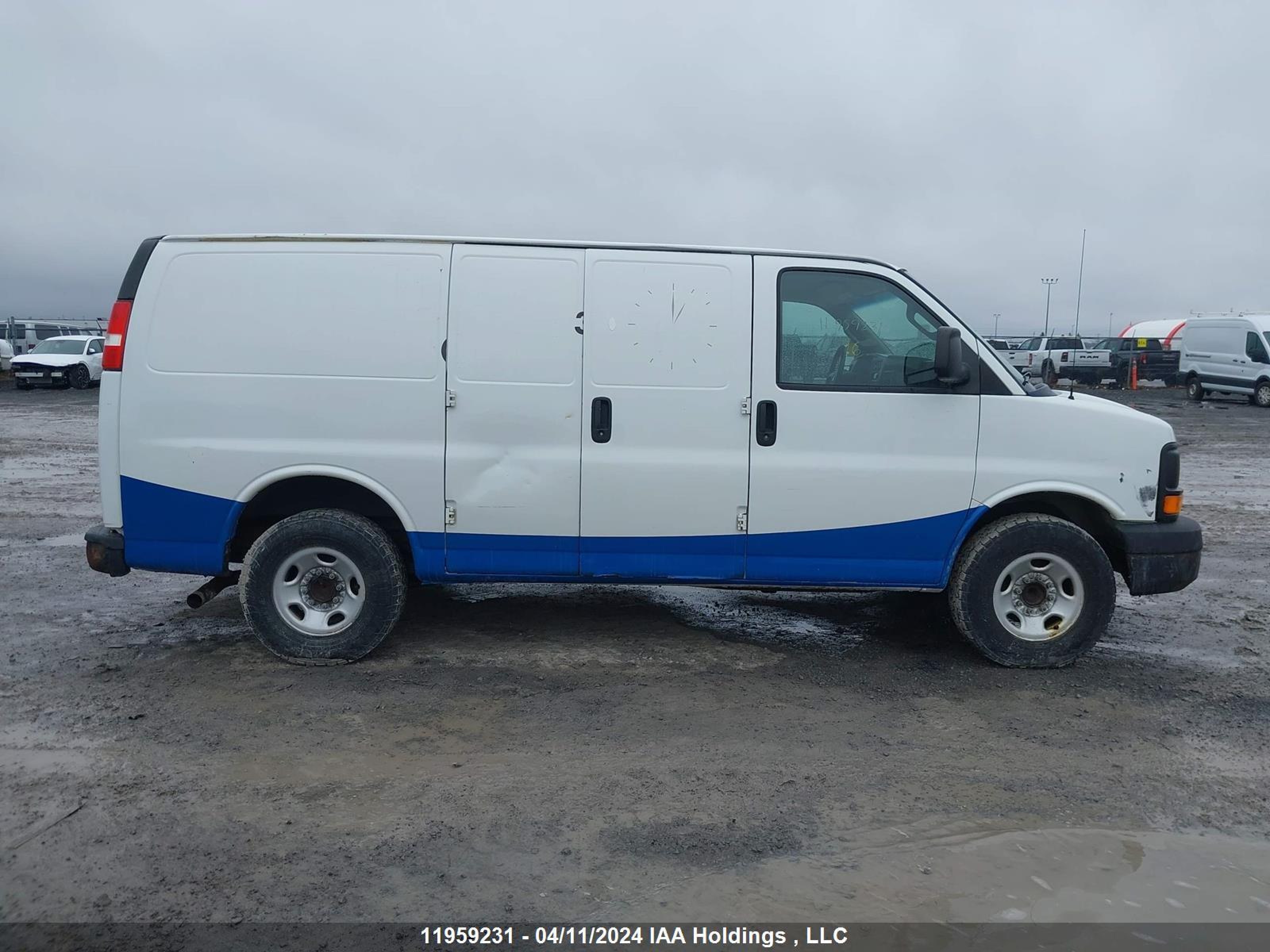 Photo 13 VIN: 1GCWGAFF0G1126144 - CHEVROLET EXPRESS 