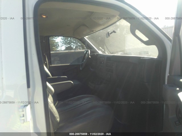 Photo 4 VIN: 1GCWGAFF0G1134826 - CHEVROLET EXPRESS CARGO VAN 