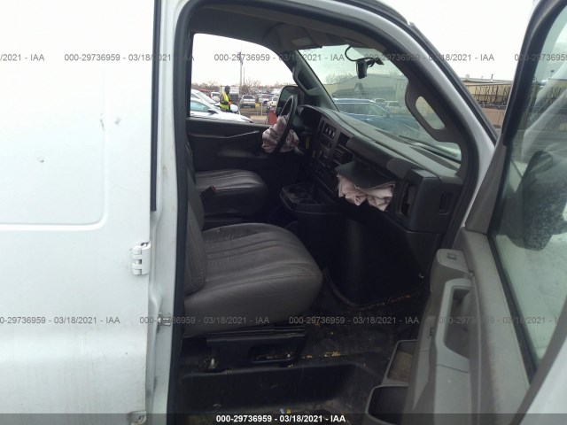 Photo 4 VIN: 1GCWGAFF0H1345428 - CHEVROLET EXPRESS CARGO VAN 