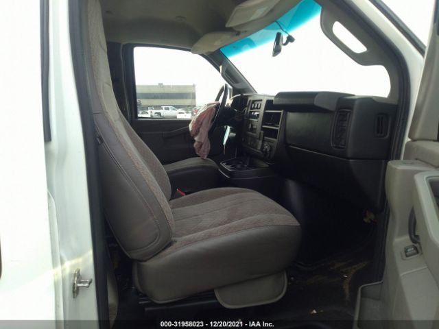 Photo 4 VIN: 1GCWGAFF1G1147892 - CHEVROLET EXPRESS CARGO VAN 