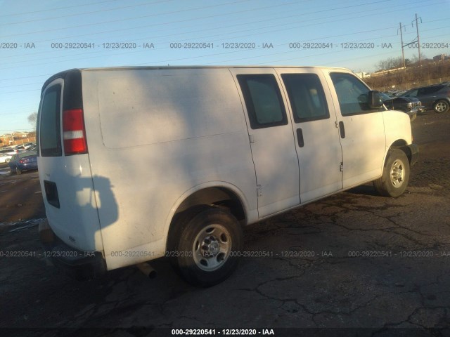 Photo 3 VIN: 1GCWGAFF1G1246244 - CHEVROLET EXPRESS CARGO VAN 