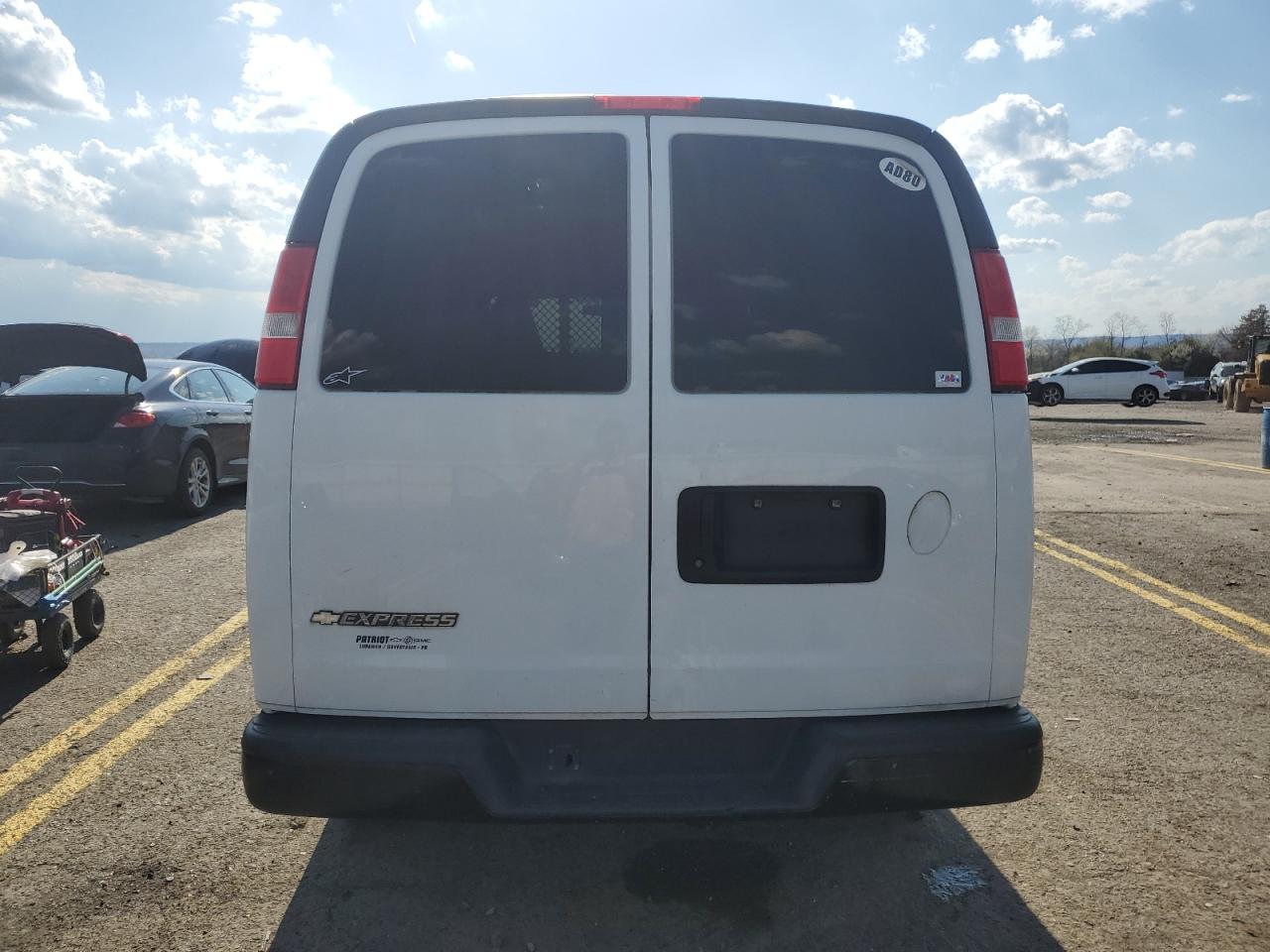 Photo 5 VIN: 1GCWGAFF3G1168324 - CHEVROLET EXPRESS 