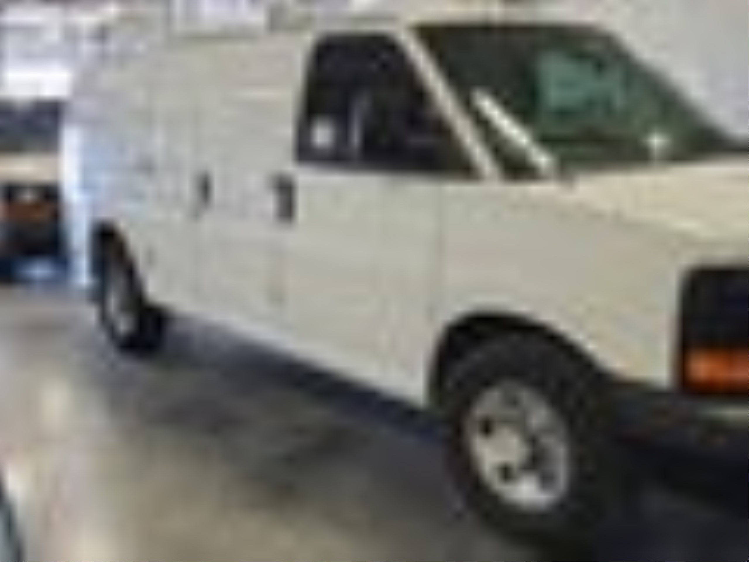 Photo 3 VIN: 1GCWGAFF3H1198618 - CHEVROLET EXPRESS 