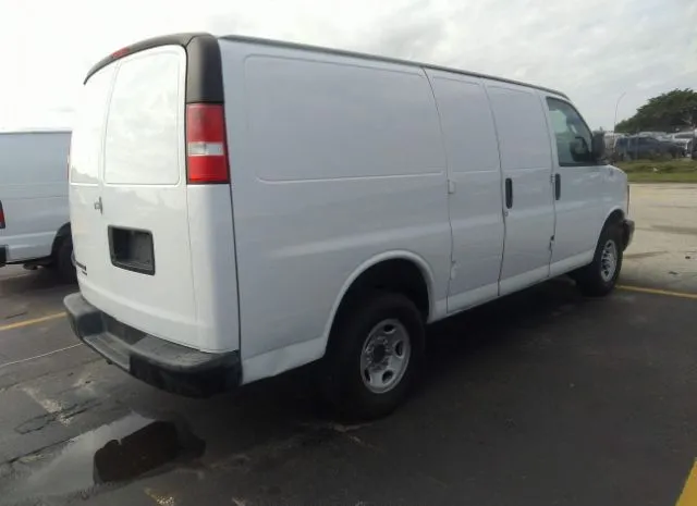 Photo 3 VIN: 1GCWGAFF5G1270126 - CHEVROLET EXPRESS CARGO VAN 