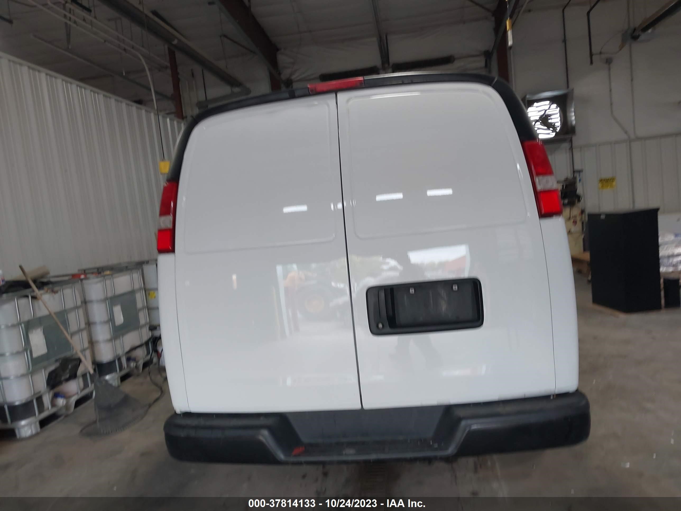 Photo 15 VIN: 1GCWGAFF5H1279717 - CHEVROLET EXPRESS 