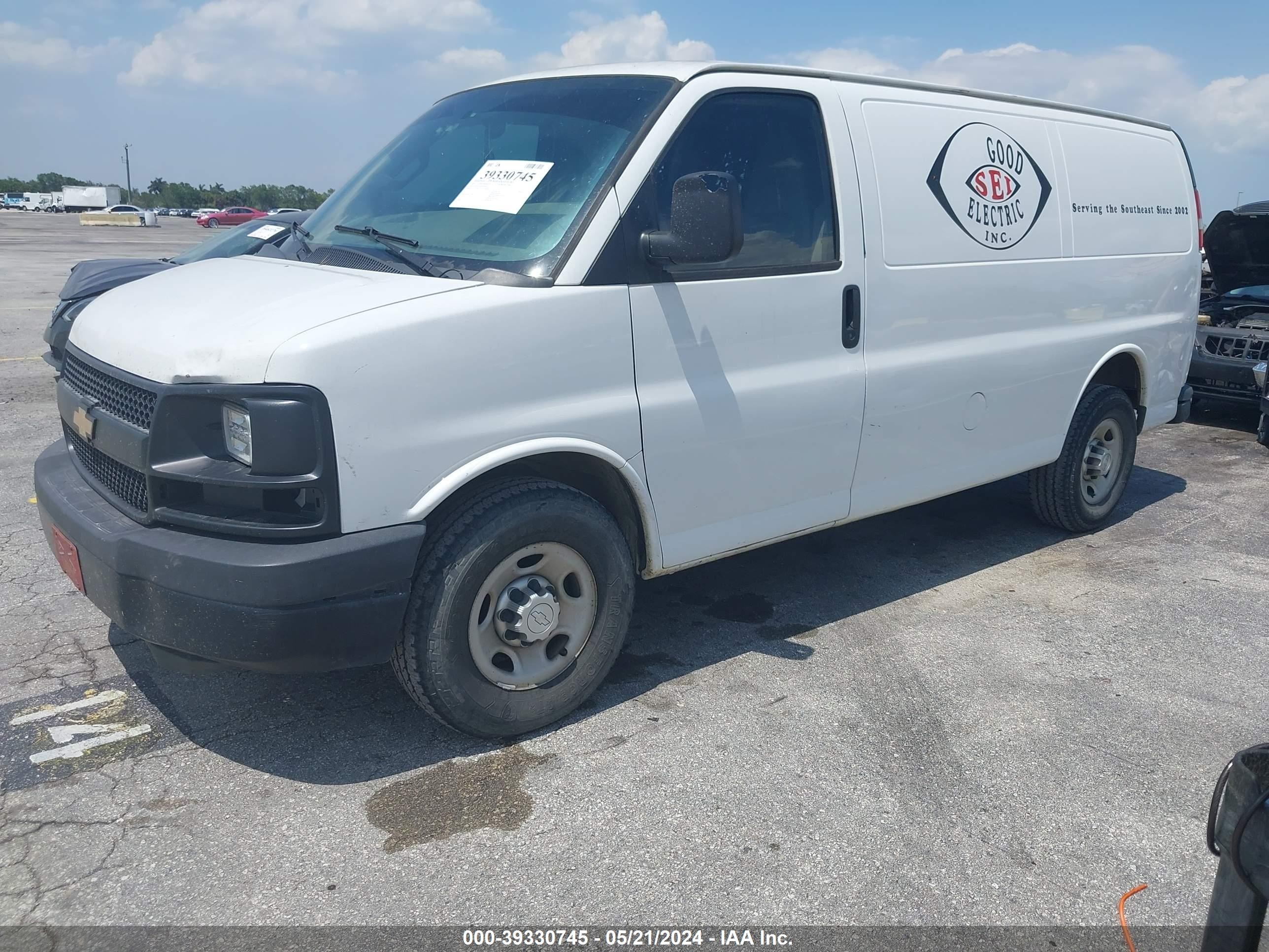 Photo 1 VIN: 1GCWGAFF5H1310075 - CHEVROLET EXPRESS 