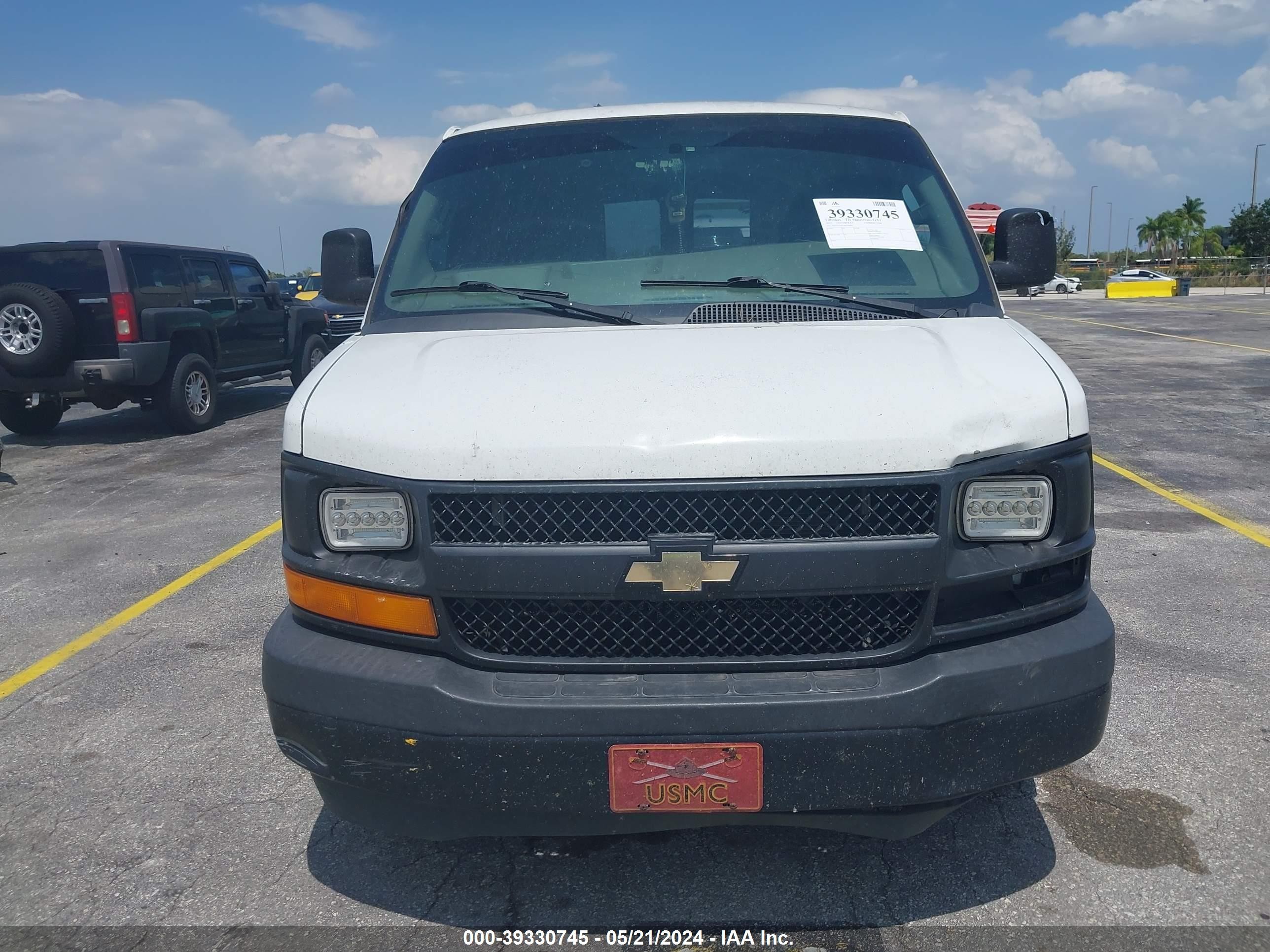 Photo 11 VIN: 1GCWGAFF5H1310075 - CHEVROLET EXPRESS 