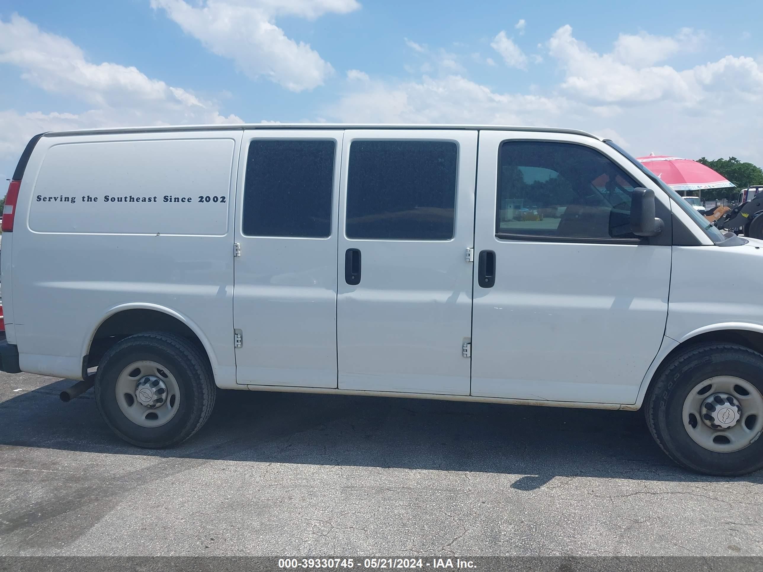 Photo 12 VIN: 1GCWGAFF5H1310075 - CHEVROLET EXPRESS 