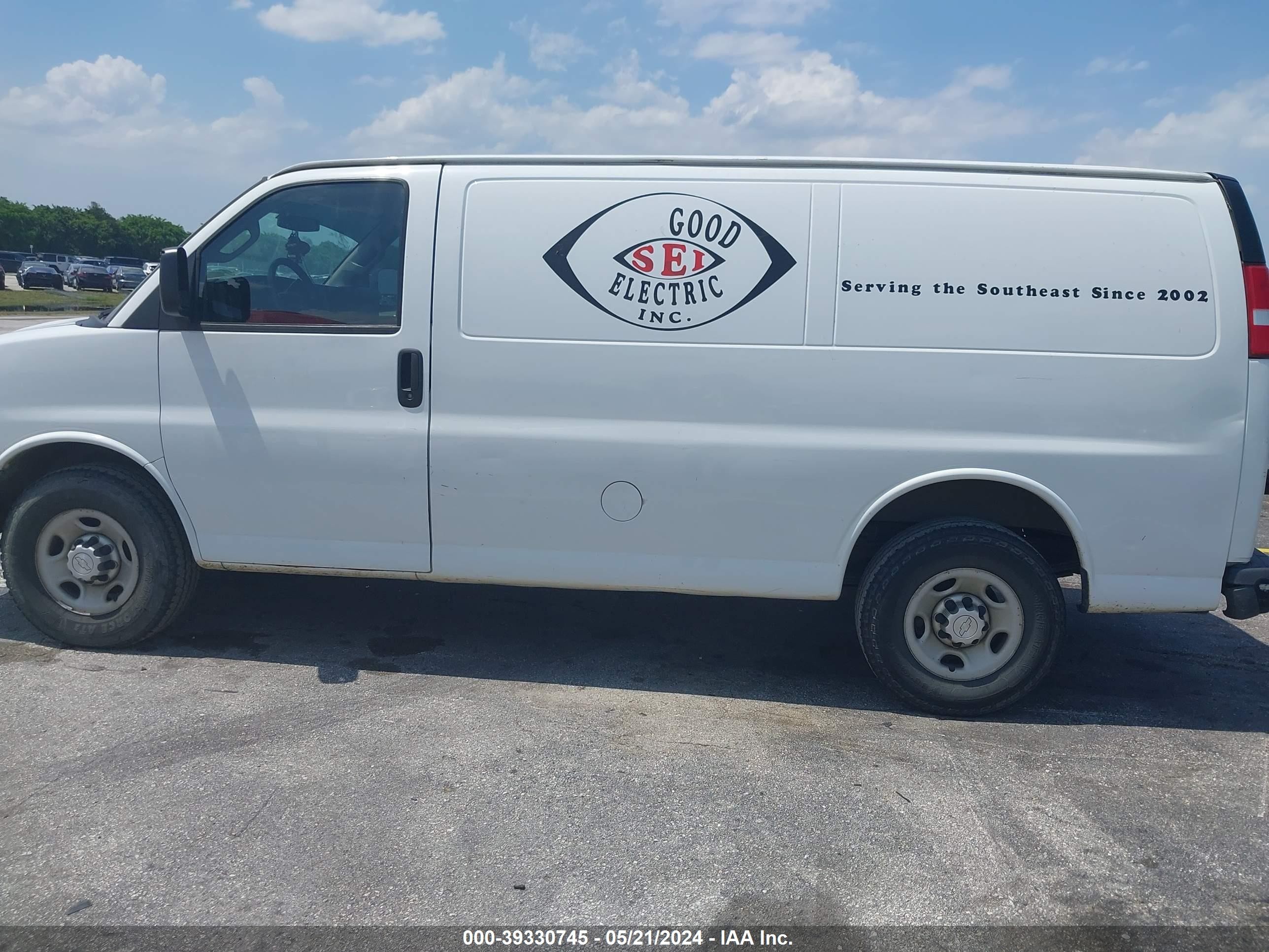 Photo 13 VIN: 1GCWGAFF5H1310075 - CHEVROLET EXPRESS 