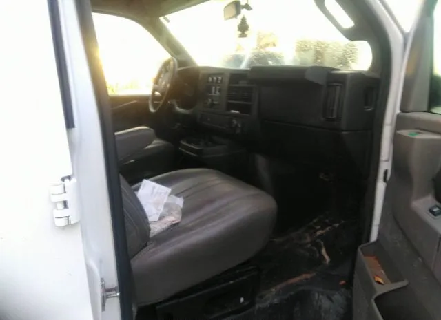 Photo 4 VIN: 1GCWGAFF6G1137343 - CHEVROLET EXPRESS CARGO VAN 