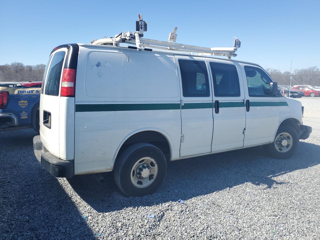 Photo 2 VIN: 1GCWGAFF6G1256395 - CHEVROLET EXPRESS 