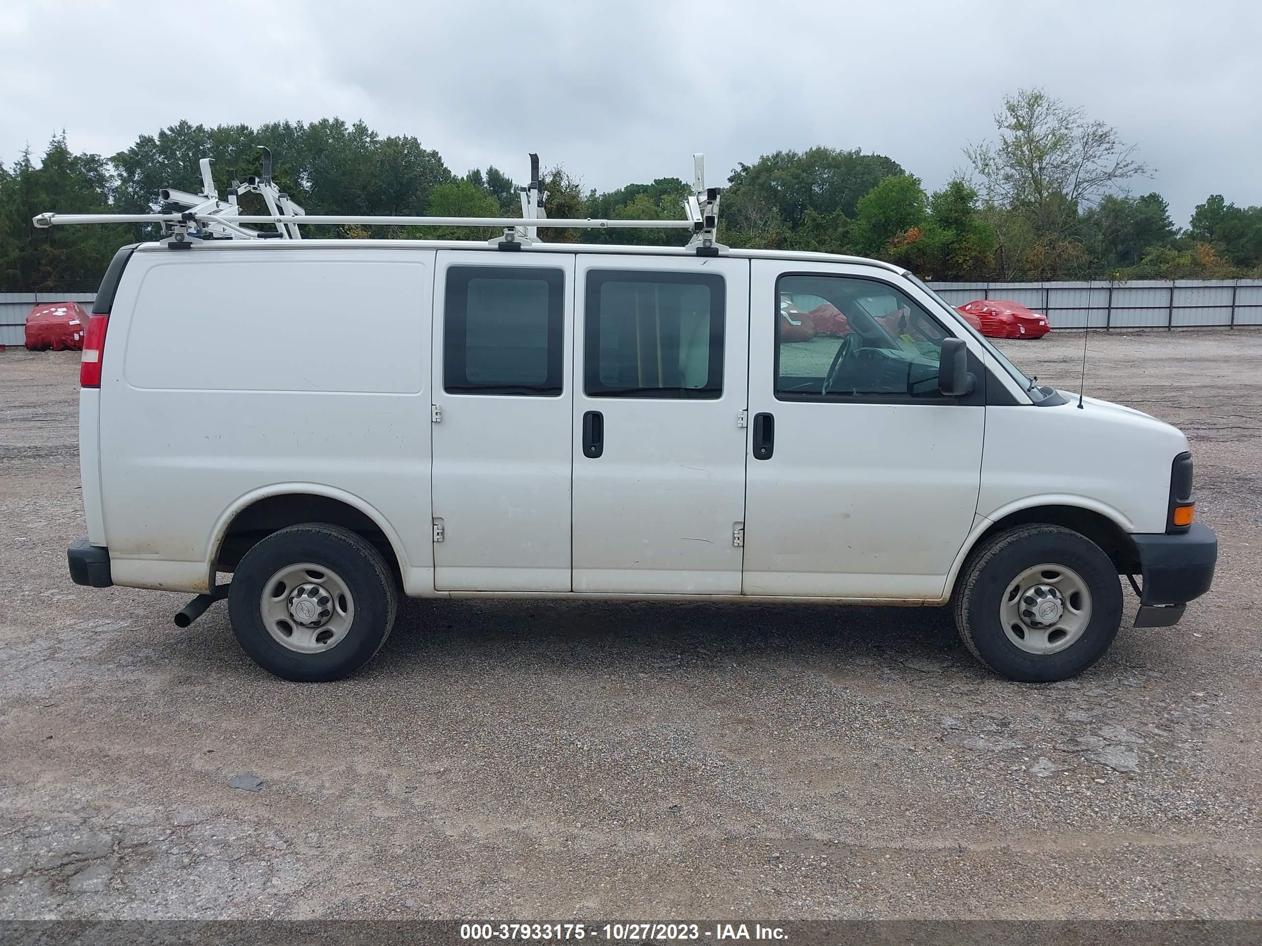 Photo 12 VIN: 1GCWGAFF6H1117417 - CHEVROLET EXPRESS 