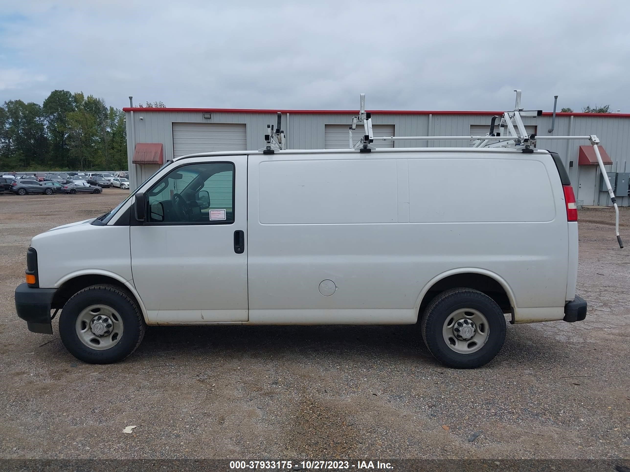 Photo 13 VIN: 1GCWGAFF6H1117417 - CHEVROLET EXPRESS 