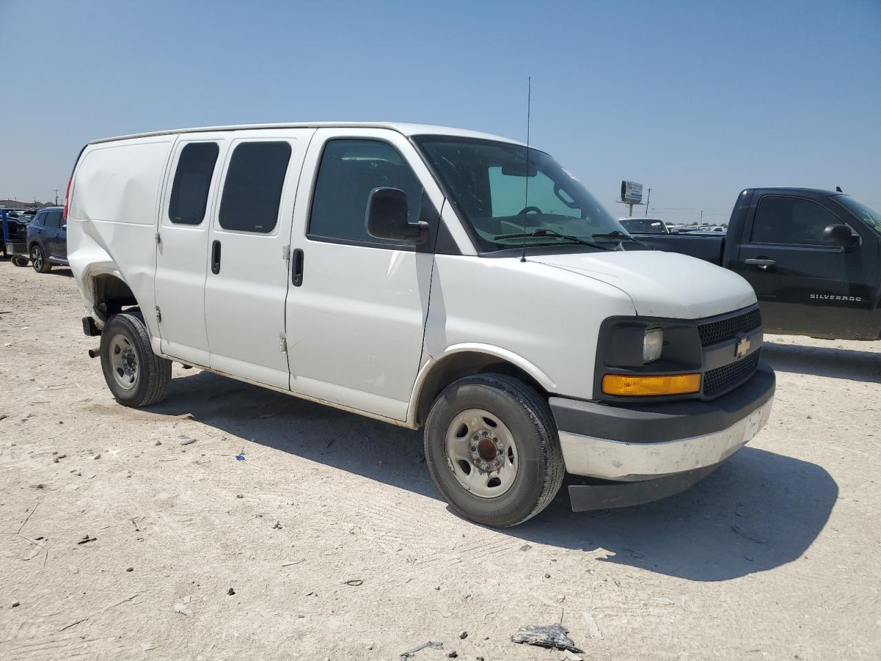 Photo 3 VIN: 1GCWGAFF6H1168156 - CHEVROLET EXPRESS 