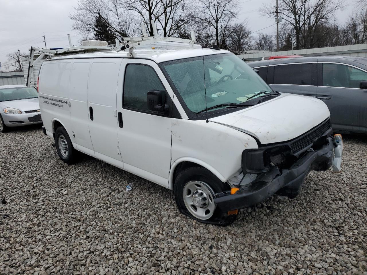 Photo 3 VIN: 1GCWGAFF6H1344896 - CHEVROLET EXPRESS 