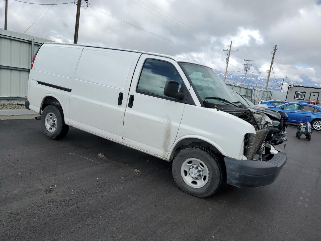 Photo 3 VIN: 1GCWGAFF7G1335946 - CHEVROLET EXPRESS 