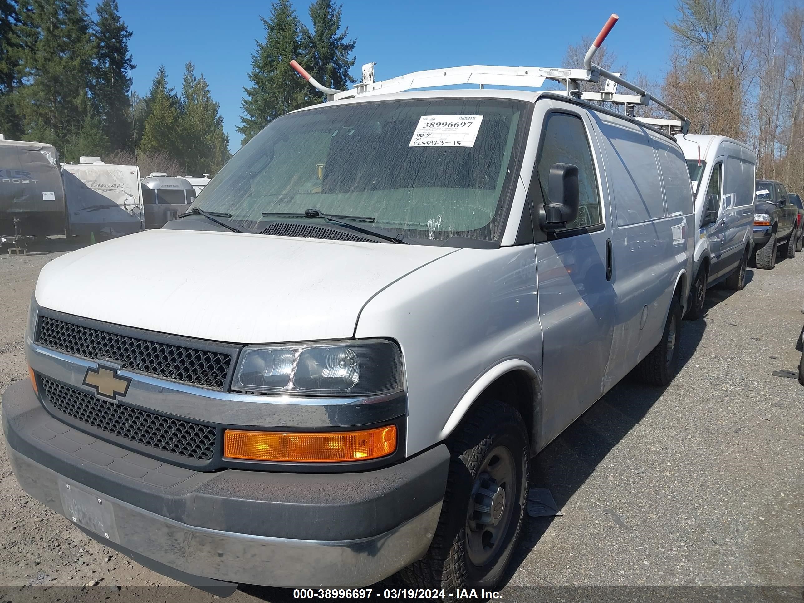 Photo 1 VIN: 1GCWGAFF8G1174927 - CHEVROLET EXPRESS 