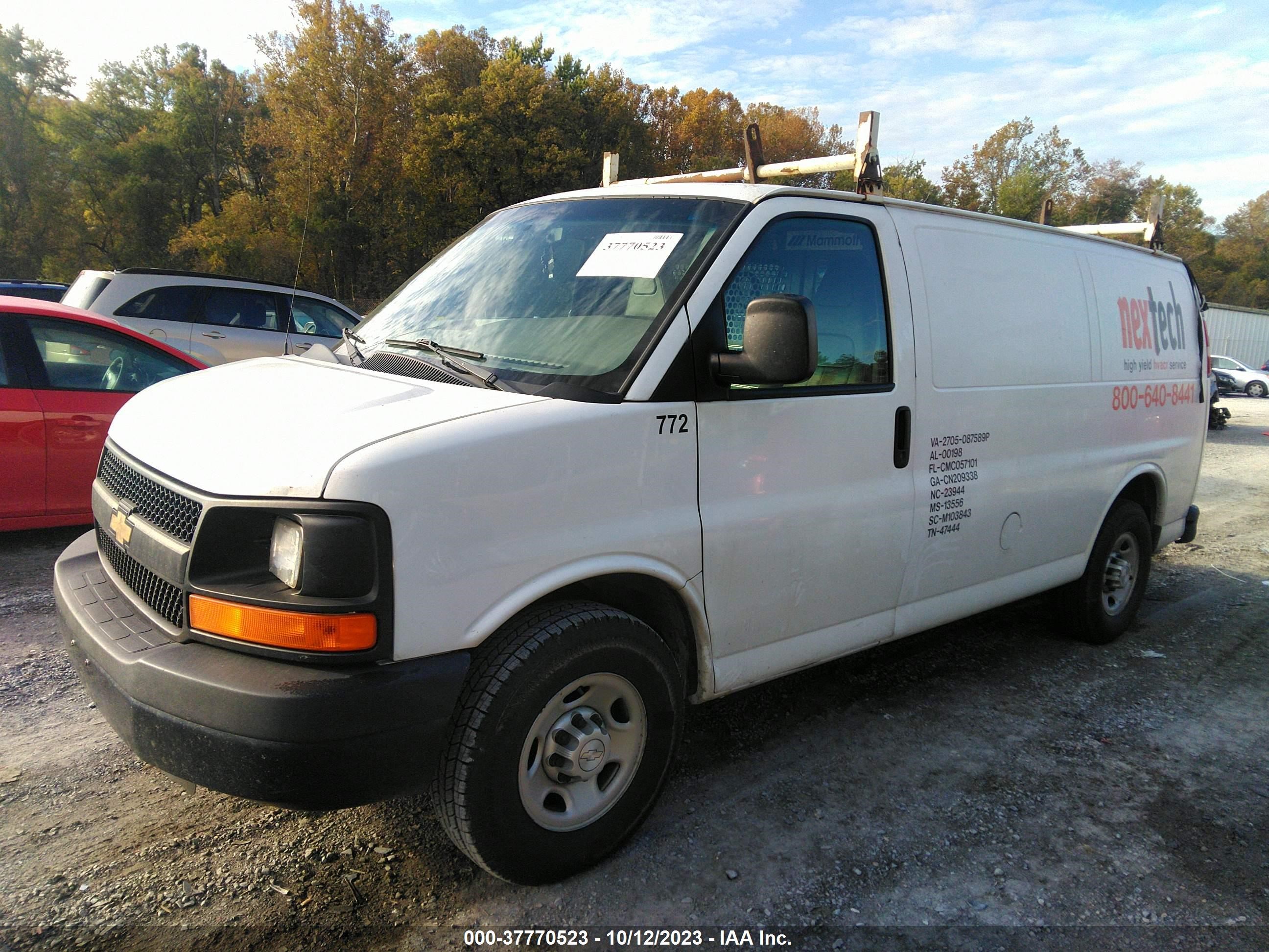 Photo 1 VIN: 1GCWGAFF8G1241445 - CHEVROLET EXPRESS 