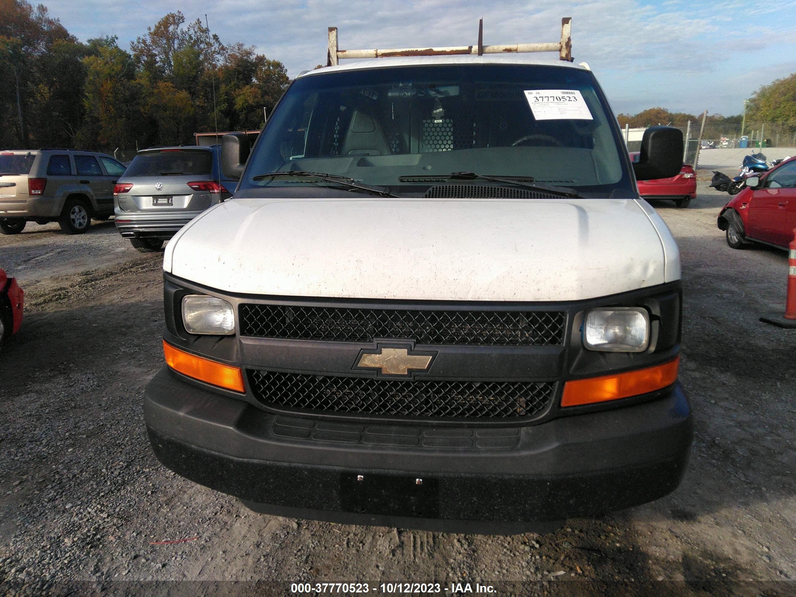 Photo 11 VIN: 1GCWGAFF8G1241445 - CHEVROLET EXPRESS 