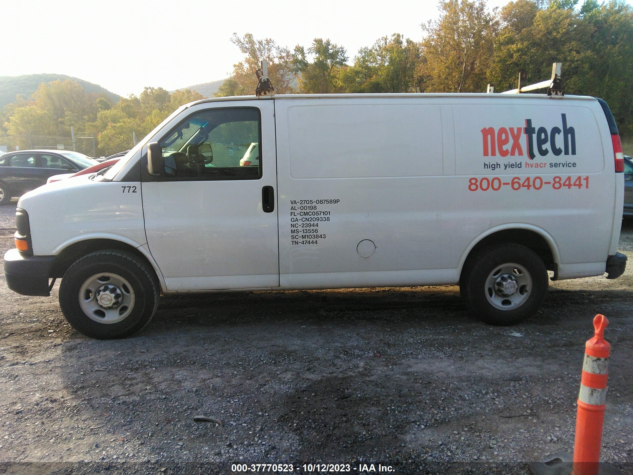 Photo 13 VIN: 1GCWGAFF8G1241445 - CHEVROLET EXPRESS 