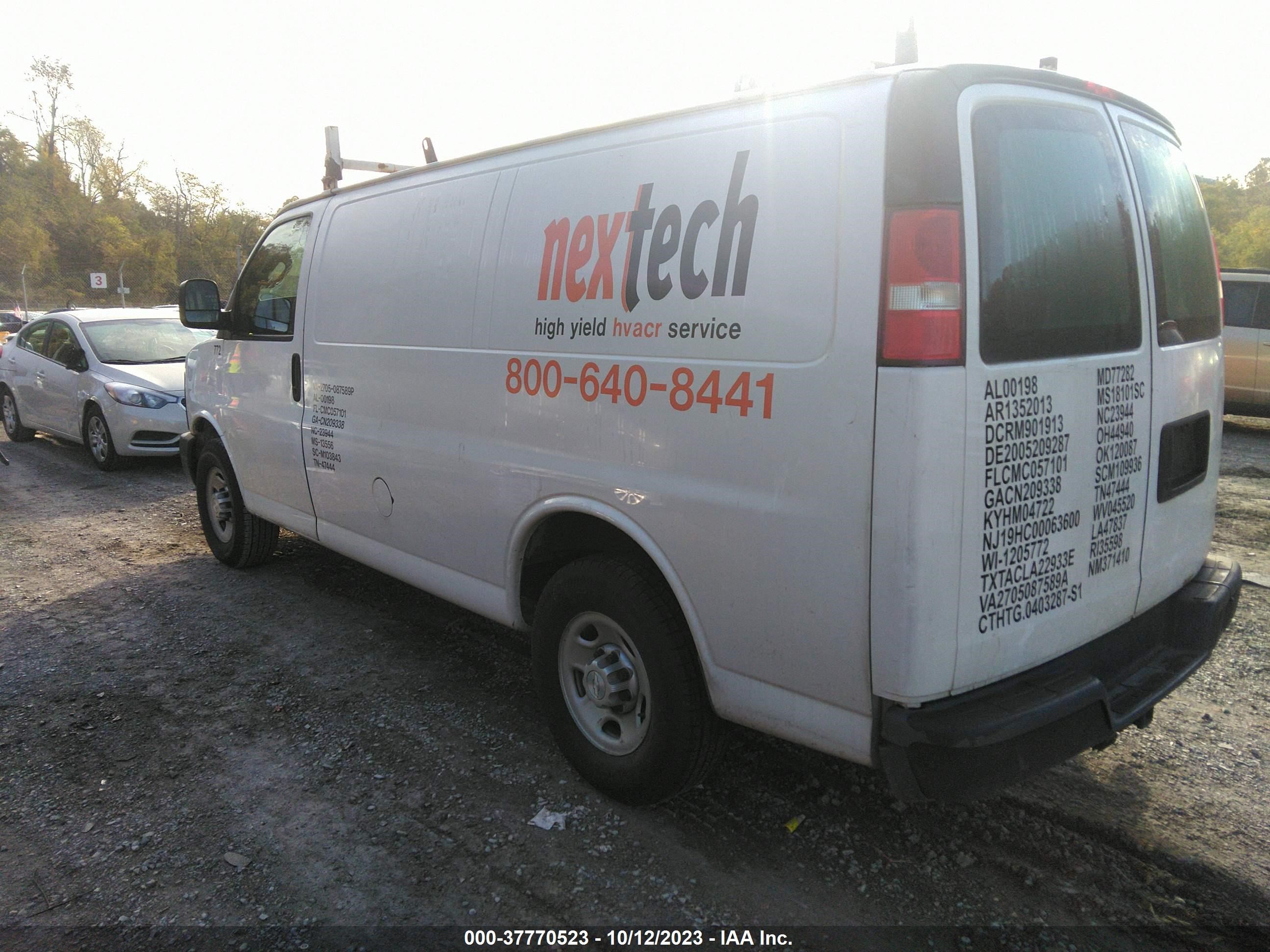 Photo 2 VIN: 1GCWGAFF8G1241445 - CHEVROLET EXPRESS 