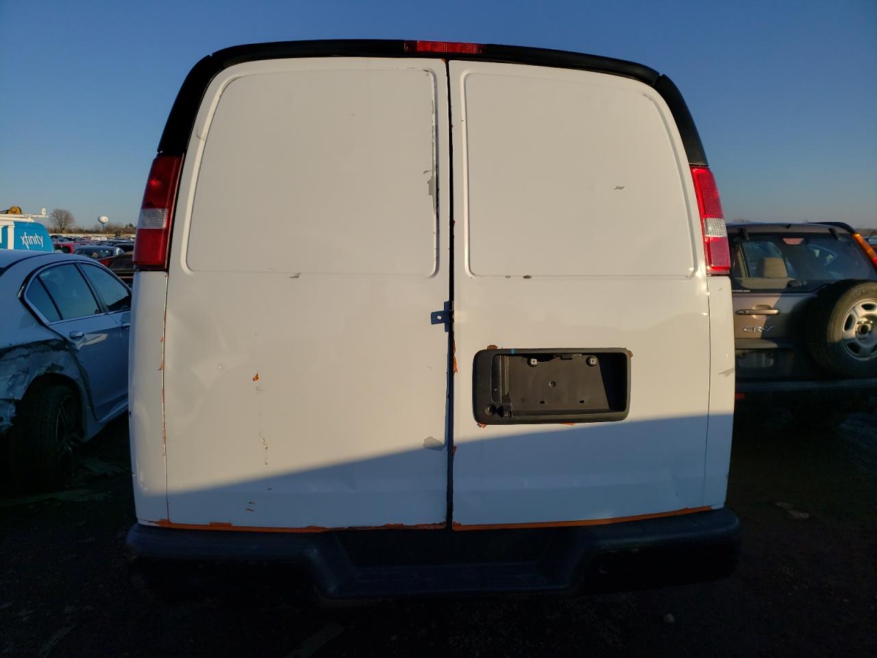 Photo 5 VIN: 1GCWGAFF8H1137510 - CHEVROLET EXPRESS 