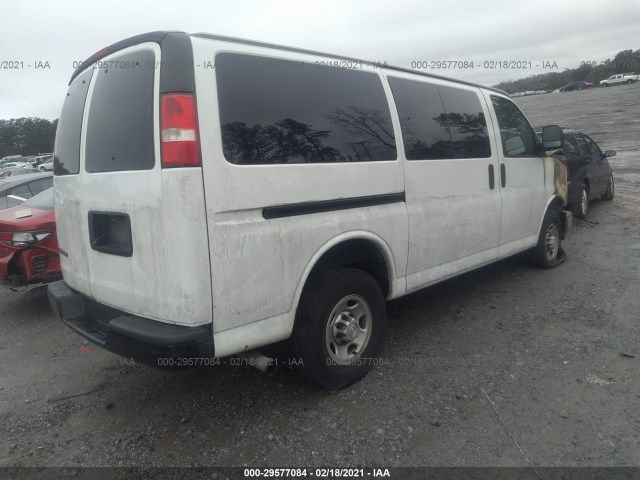 Photo 3 VIN: 1GCWGAFFXH1131241 - CHEVROLET EXPRESS CARGO VAN 