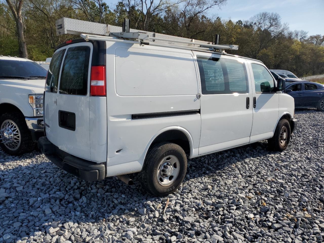 Photo 2 VIN: 1GCWGAFG0J1319524 - CHEVROLET EXPRESS 