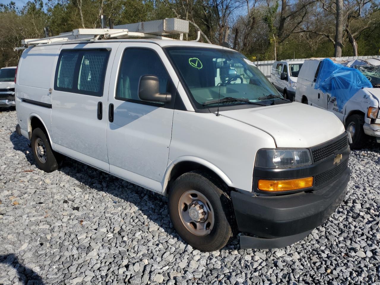 Photo 3 VIN: 1GCWGAFG0J1319524 - CHEVROLET EXPRESS 