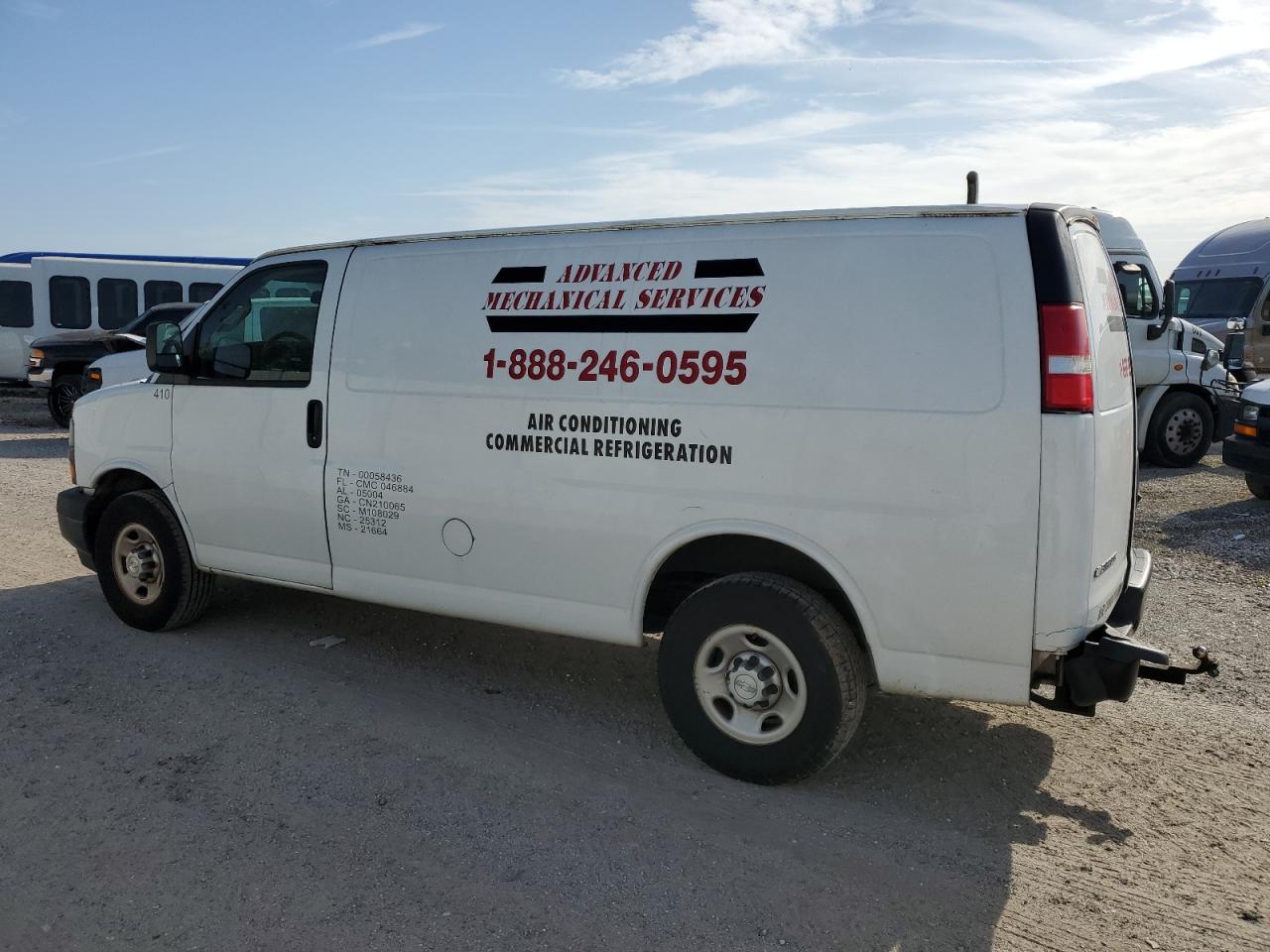 Photo 1 VIN: 1GCWGAFG0J1343662 - CHEVROLET EXPRESS 