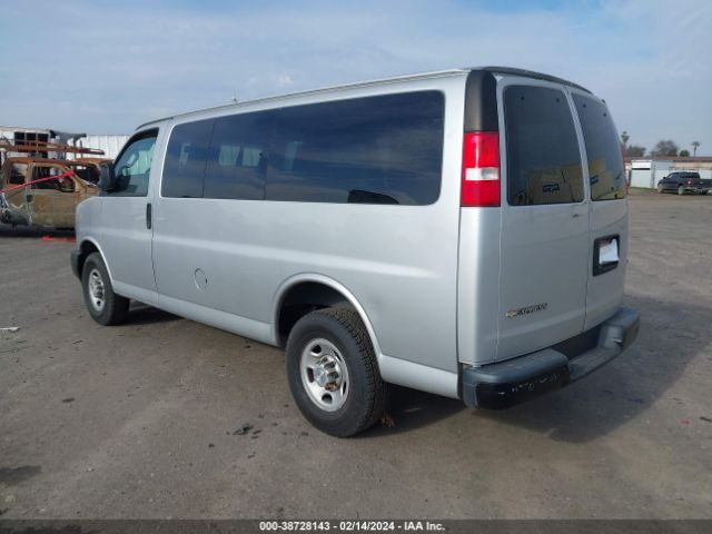 Photo 2 VIN: 1GCWGAFG2J1340620 - CHEVROLET EXPRESS 2500 