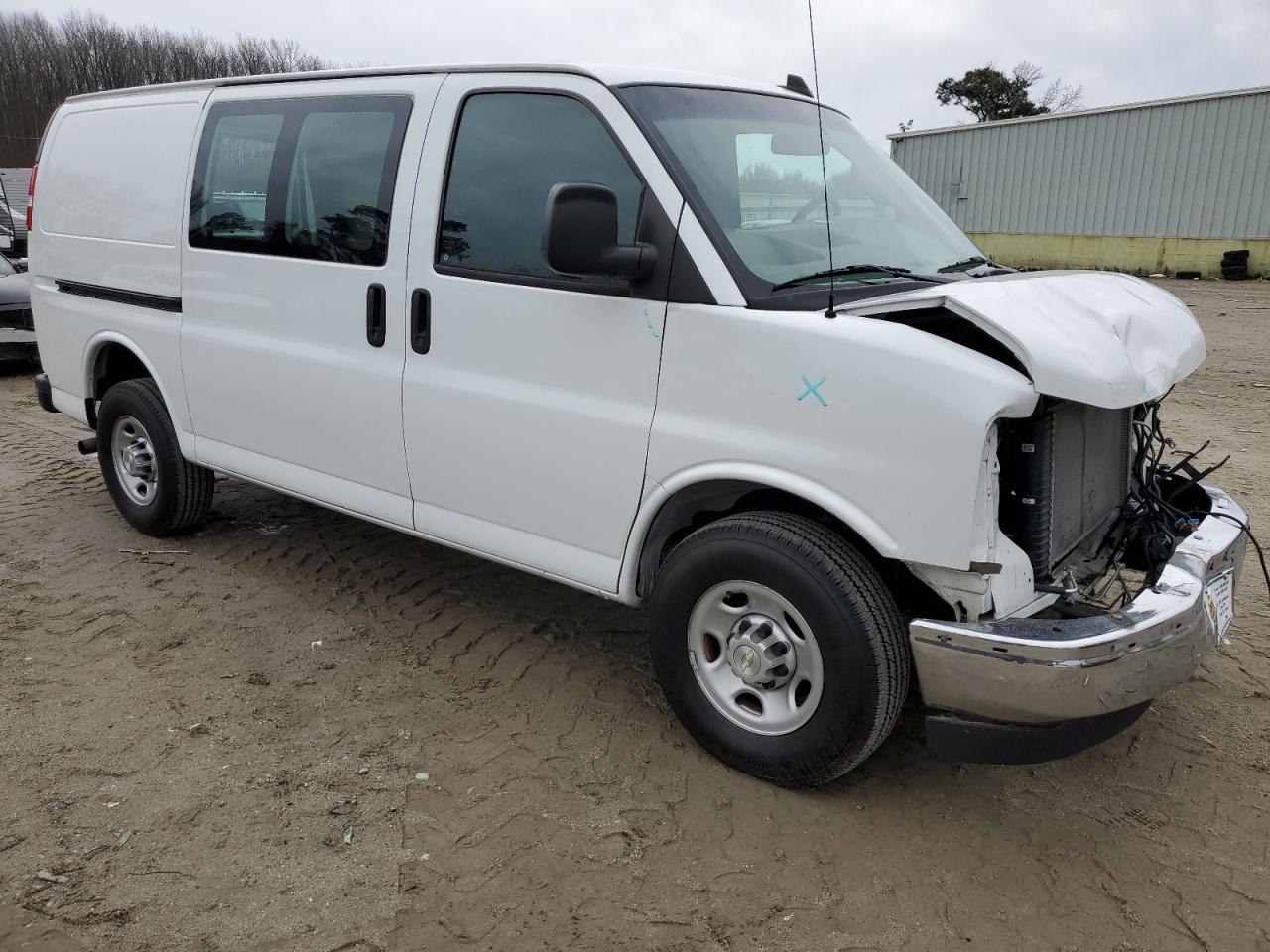 Photo 3 VIN: 1GCWGAFG2L1197154 - CHEVROLET EXPRESS 