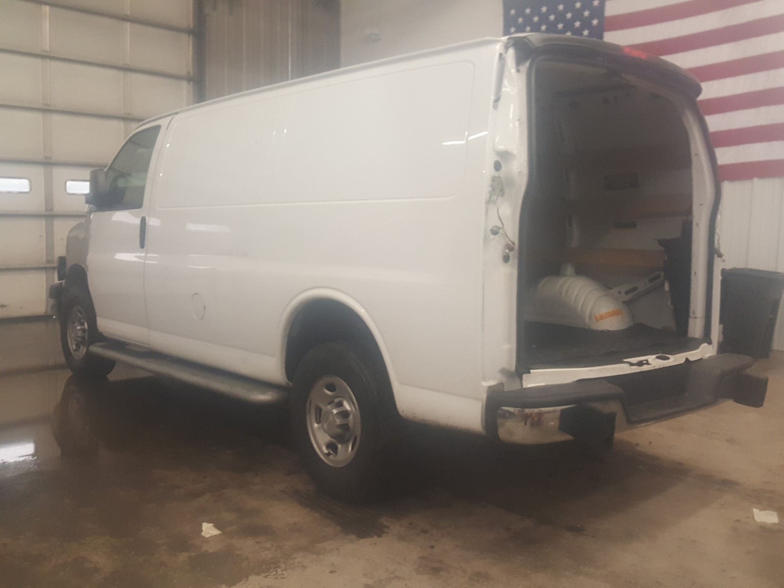 Photo 2 VIN: 1GCWGAFG4K1370252 - CHEVROLET EXPRESS G2 