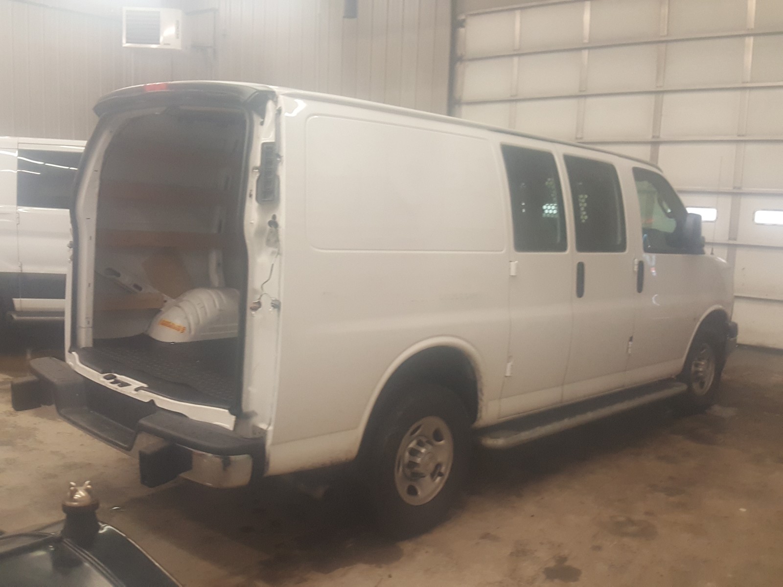 Photo 3 VIN: 1GCWGAFG4K1370252 - CHEVROLET EXPRESS G2 